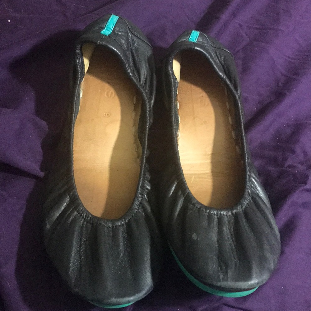 Classic black Tieks